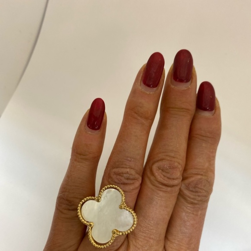 Clover Flower mother of Pearl Ring 10k Gold - Picture 4 of 5
